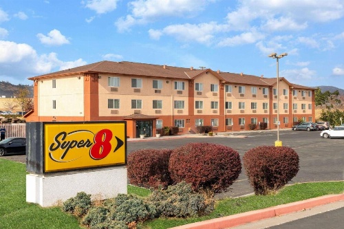 Super 8 by Wyndham The Dalles OR image 11