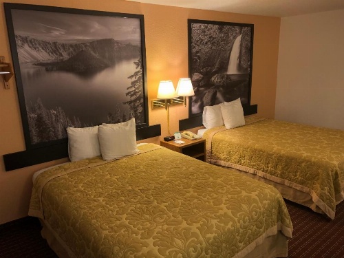 Super 8 by Wyndham The Dalles OR image 36