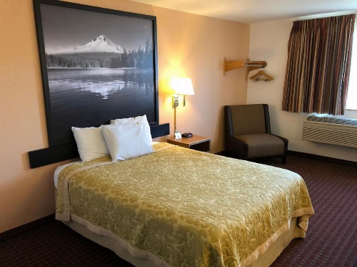Super 8 by Wyndham The Dalles OR image 49