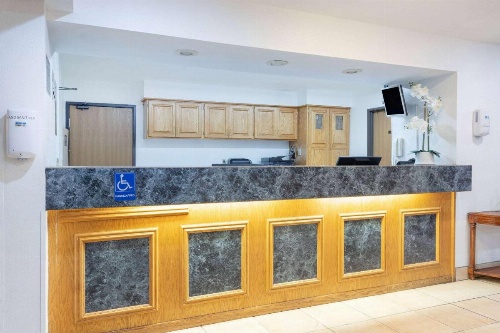 Super 8 by Wyndham The Dalles OR image 7