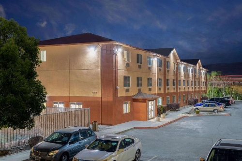 Super 8 by Wyndham The Dalles OR image 8